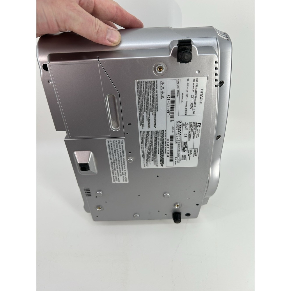 Hitachi CP-S210 Multimedia LCD Projector Tested - Picture 12 of 16
